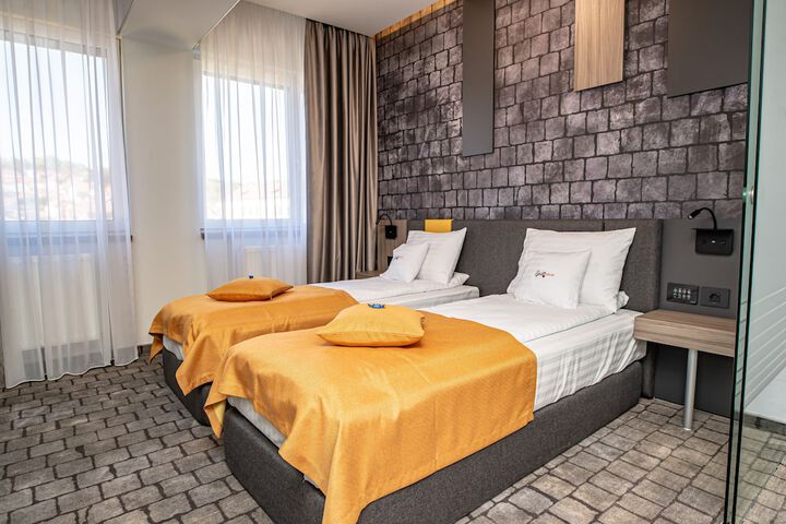 Room 29 of 132