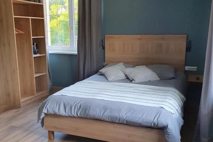Room 10 of 48