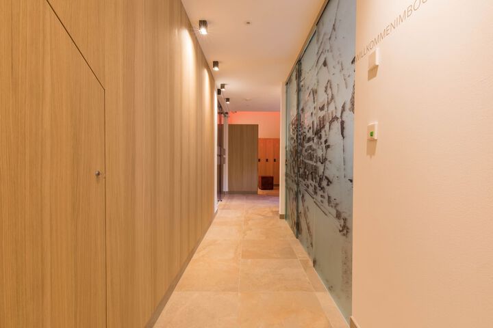 Ballroom/Hall 43 of 47