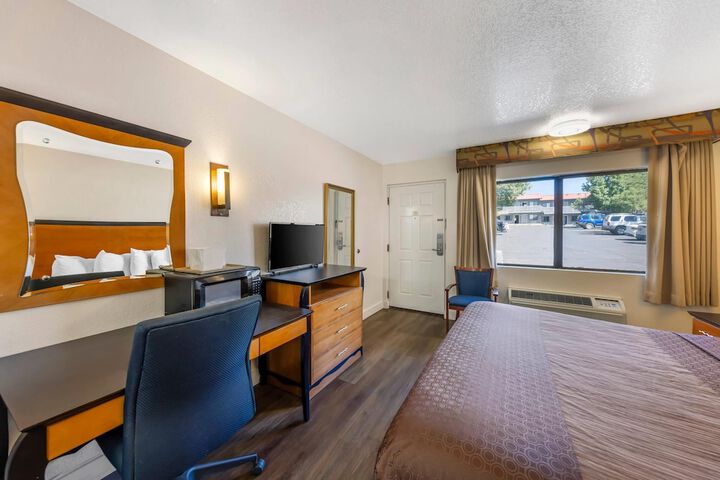 Room 6 of 26