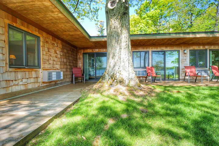 Sundeck 50 of 62