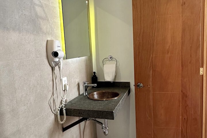 Room 42 of 57