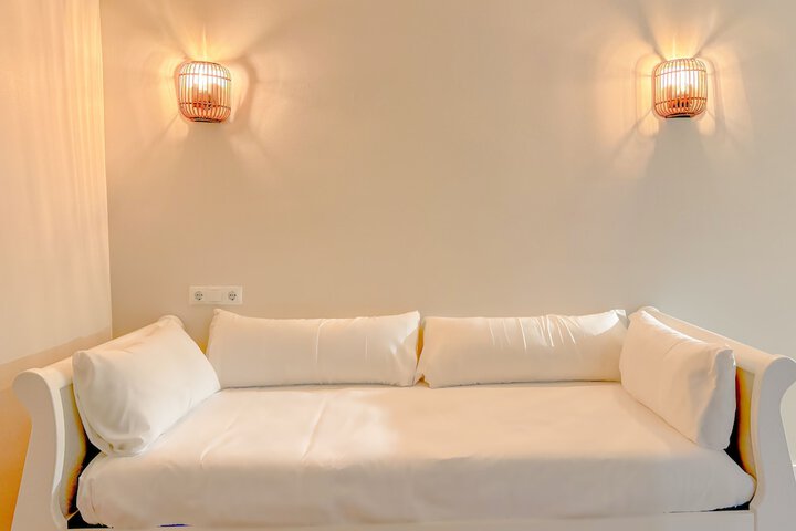 Room 14 of 37