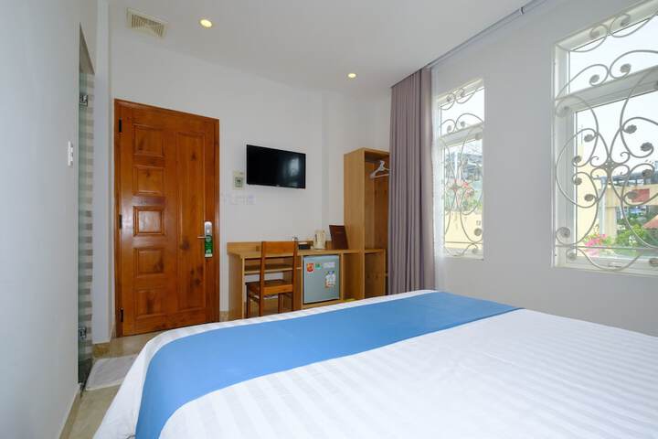 Room 32 of 47