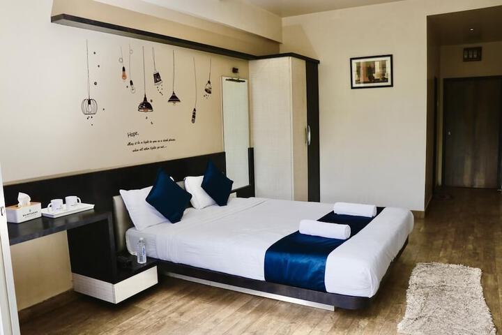 Room 15 of 34