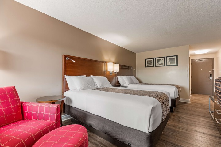 2 Double Beds (12 of 12)
