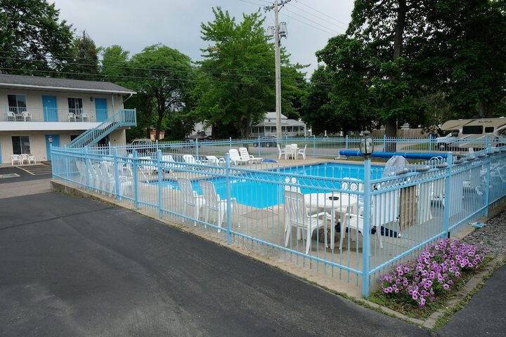 Pool 30 of 38