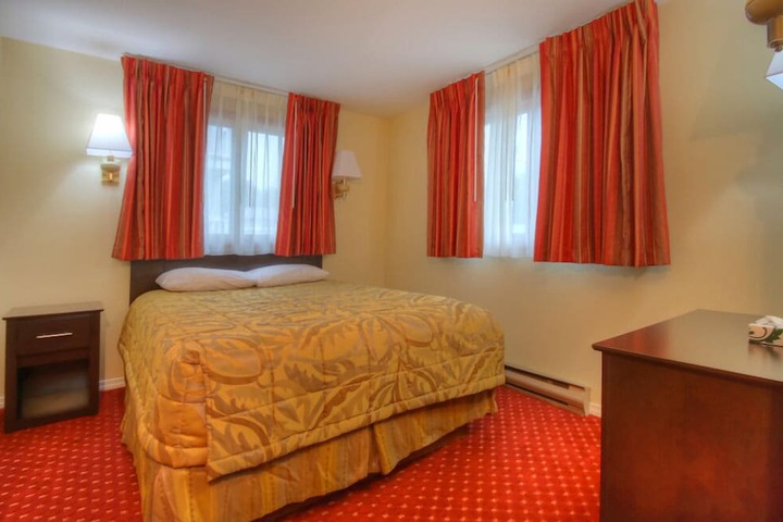 2 Queen Beds (18 of 32)