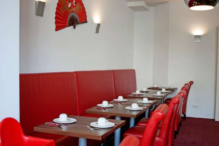 Dining 42 of 60