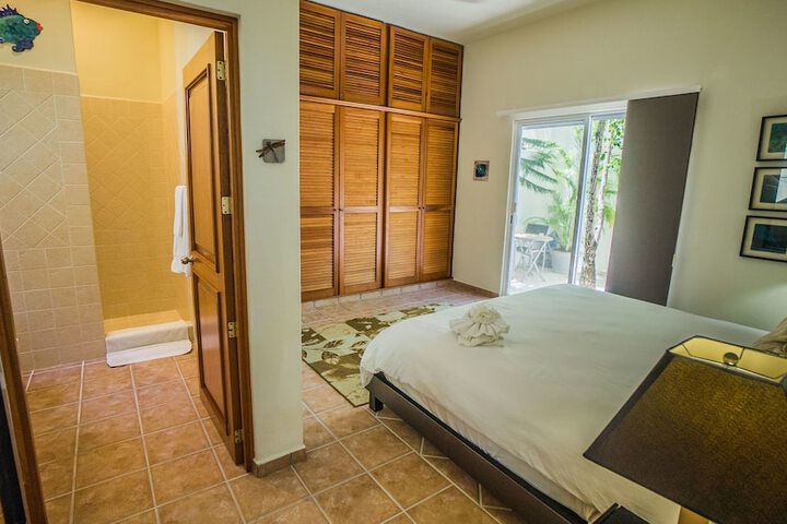 Room 4 of 40