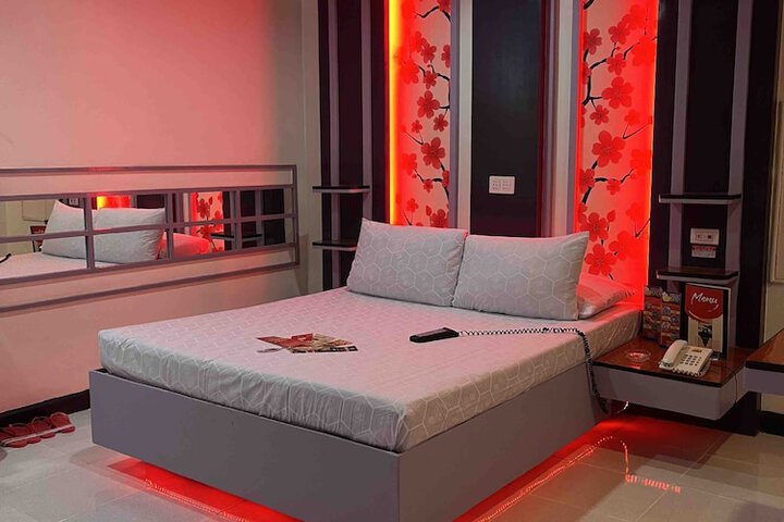 Room 10 of 48