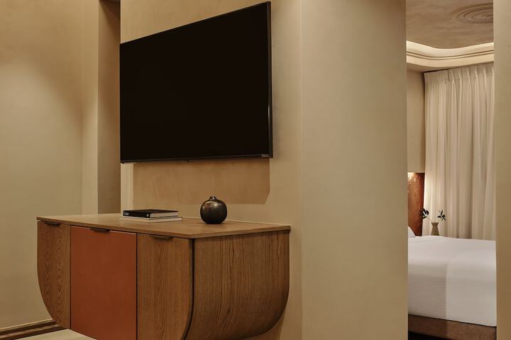 Room 12 of 24