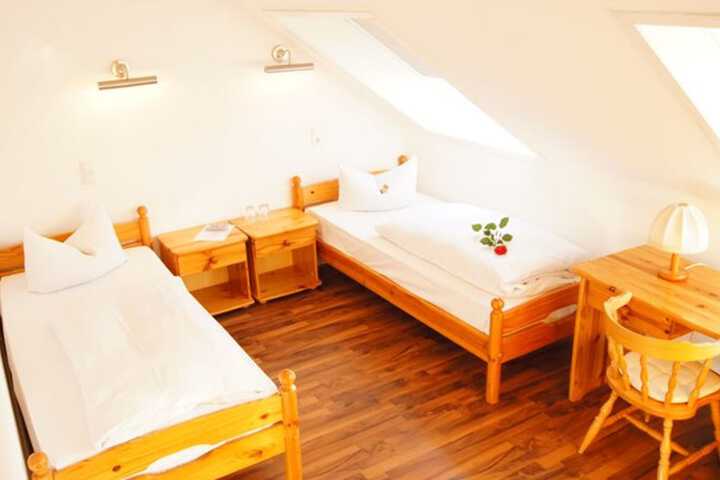 Room 4 of 39