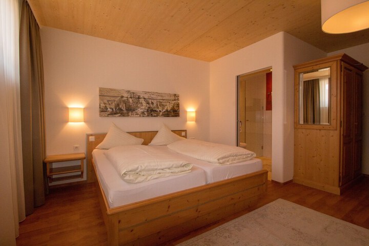 Room 16 of 41