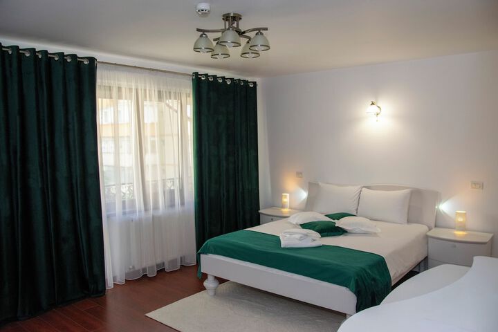 Room 15 of 31