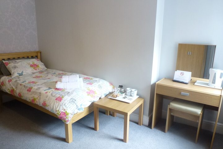 Room 11 of 37