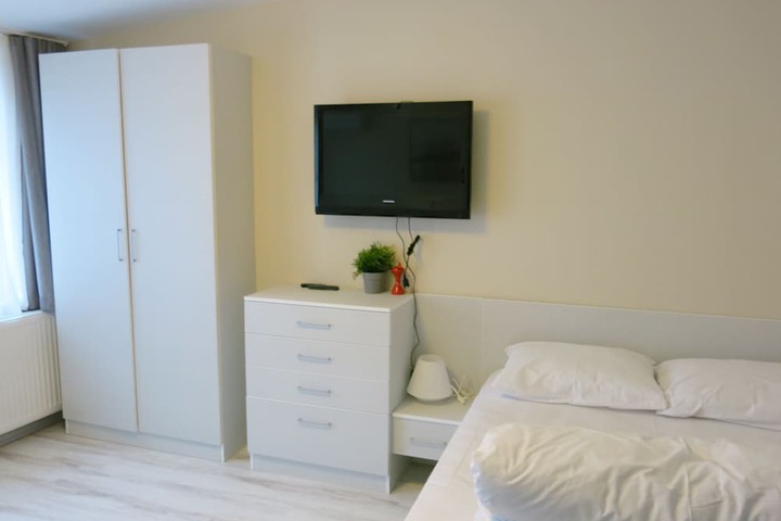 Room 4 of 44
