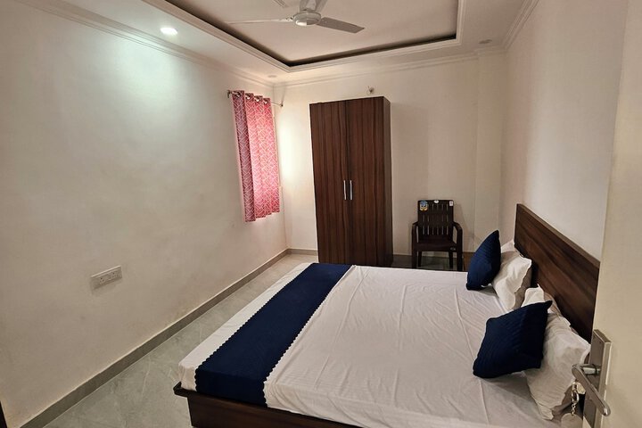 Room 11 of 40