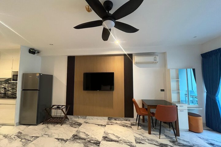 Room 16 of 73