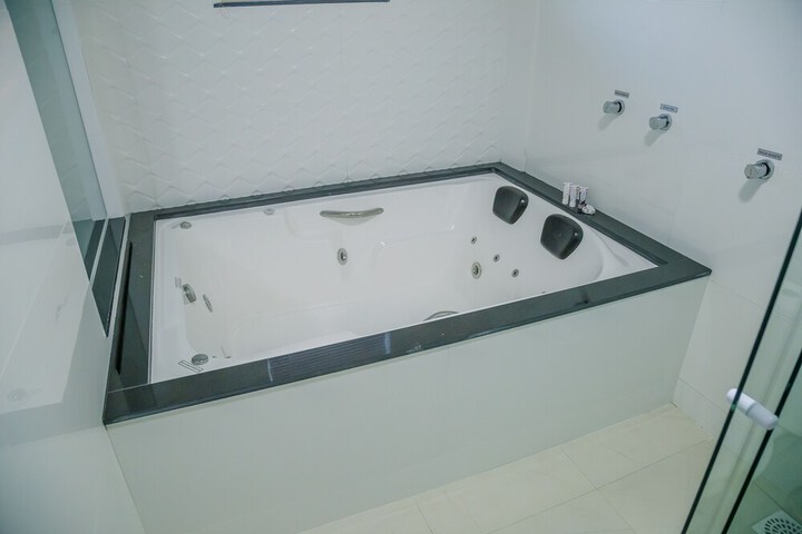 Room 15 of 35