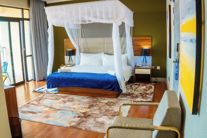 Room 8 of 40