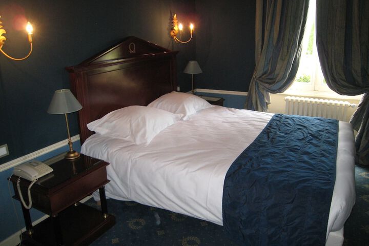Room 4 of 65