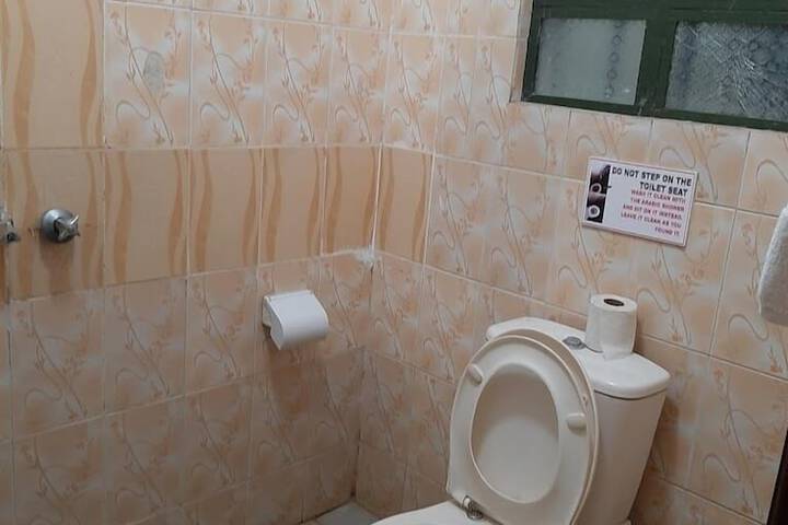 Room 8 of 20