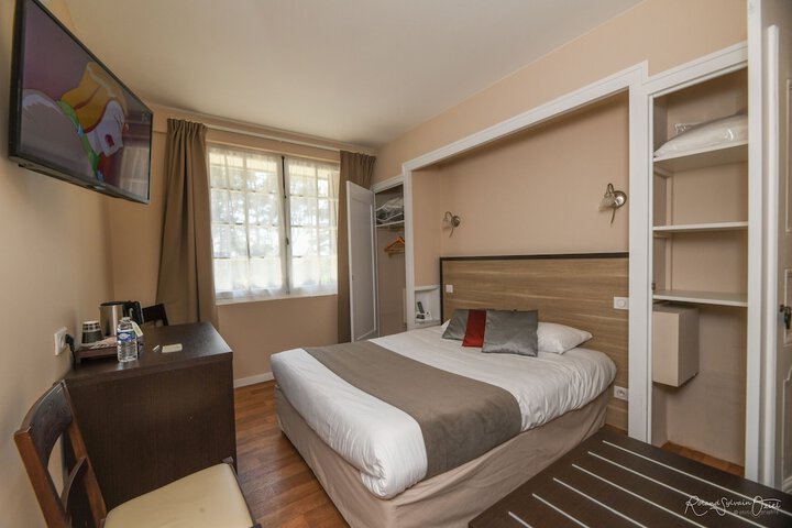Room 12 of 49