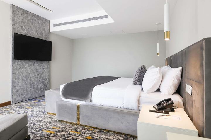 Room 26 of 69