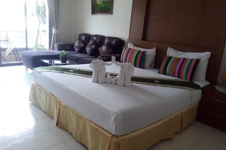 Room 12 of 84