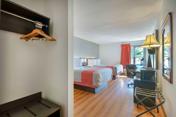 2 Queen Beds (6 of 7)