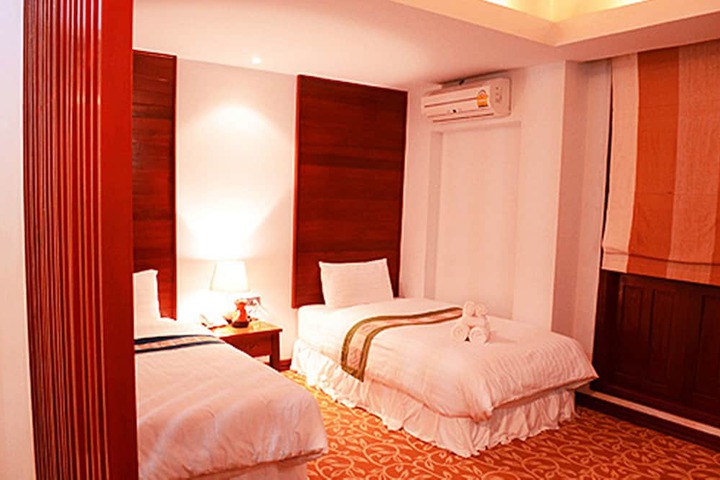 Room 5 of 48