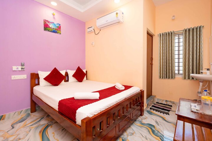 Room 6 of 24