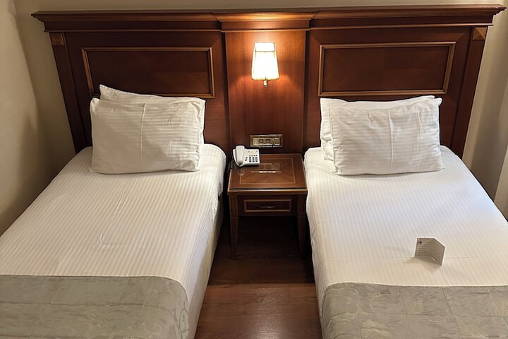 Room 17 of 72
