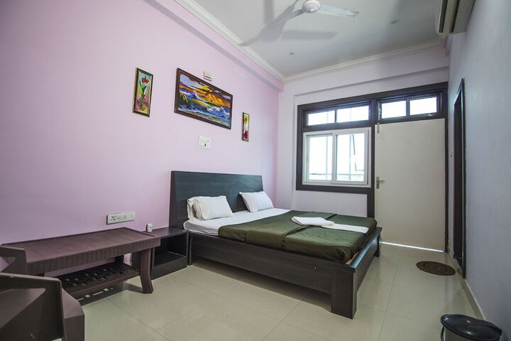 Room 9 of 21
