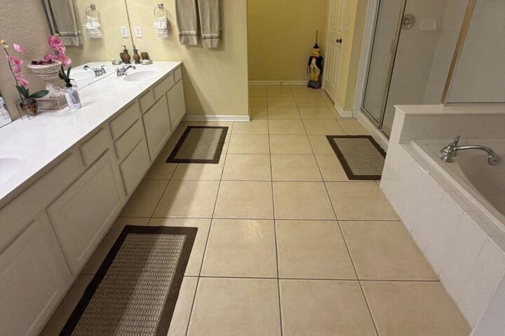Room 100 of 168