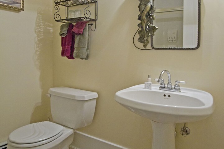 Room 12 of 24