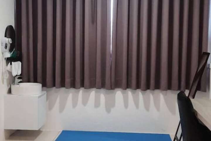 Room 13 of 31