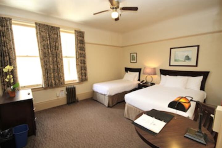 Room 19 of 153
