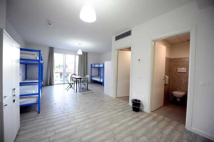 Room 30 of 64