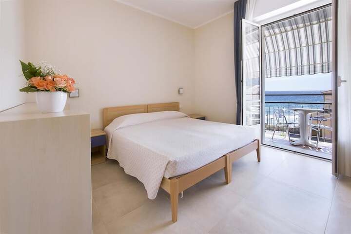 Room 5 of 22