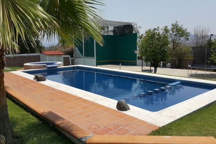 Pool 11 of 17