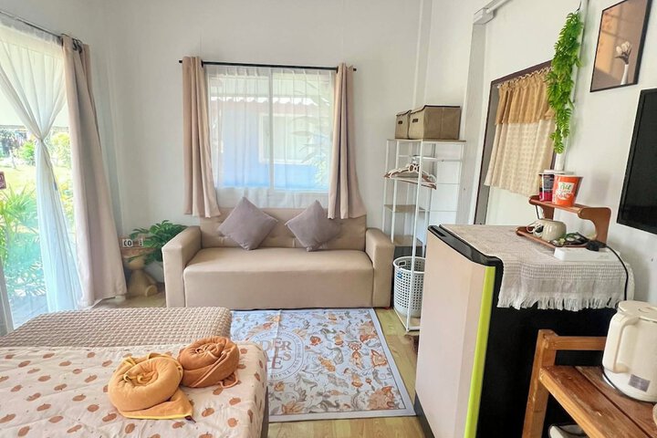 Room 42 of 100