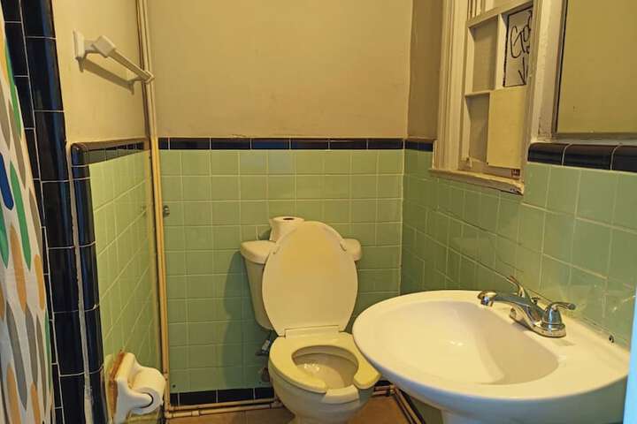 Room 21 of 29