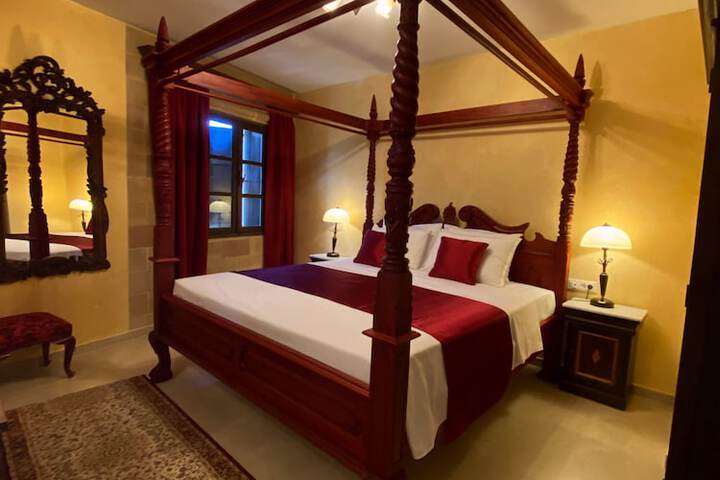 Room 34 of 110