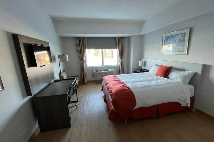 Room 8 of 19