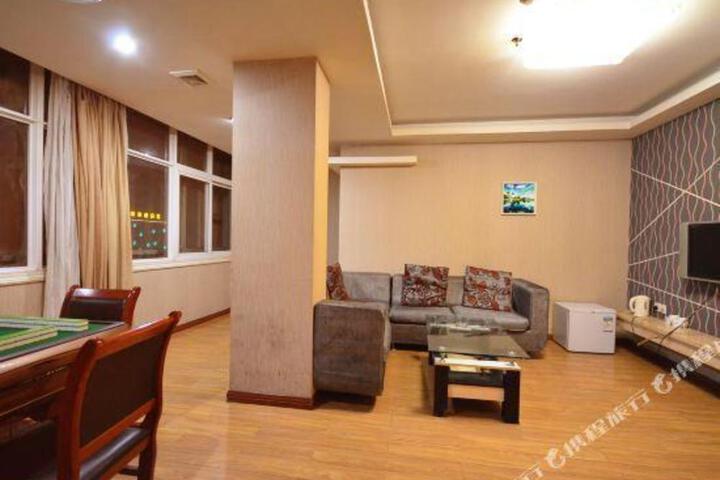 Jingzhou Building Hotel (Wuhan Wangjiawan Metro Station)