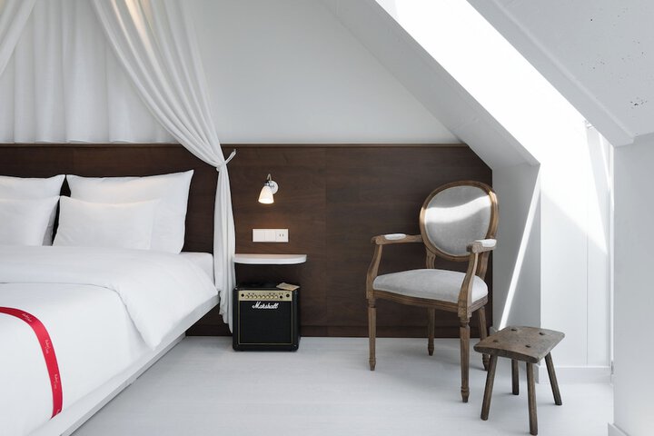 Room 20 of 127