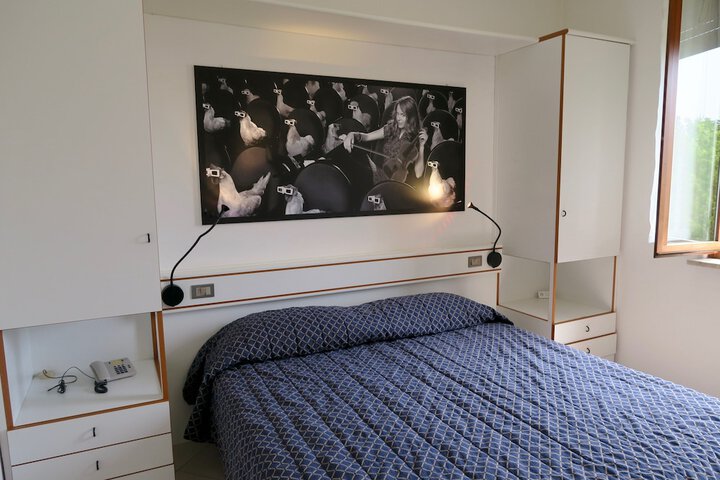 Room 12 of 54