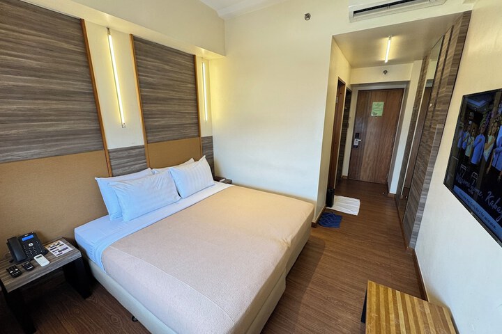 Room 36 of 66